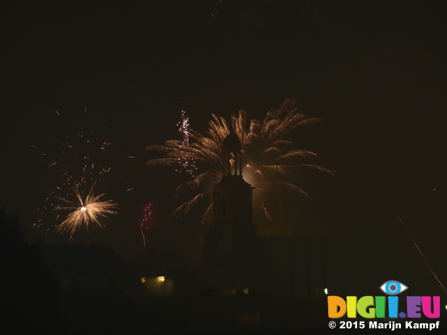 FZ011190 Fireworks by kerk Breda